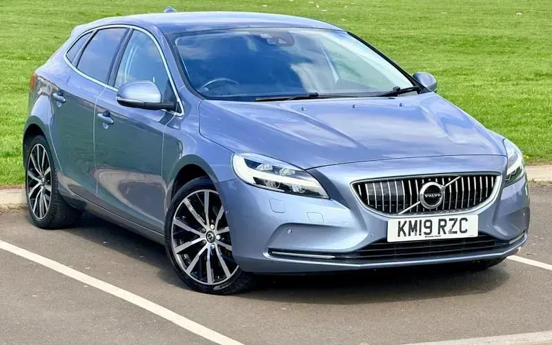 Begagnad Volvo V40 Inscription 152 HK (111 kW) 2019 Halvkombi
