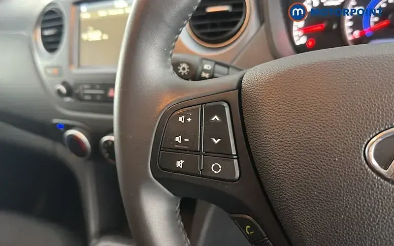 Used Hyundai i10 67 HP (49 kW) 2019 Grey Hatchback