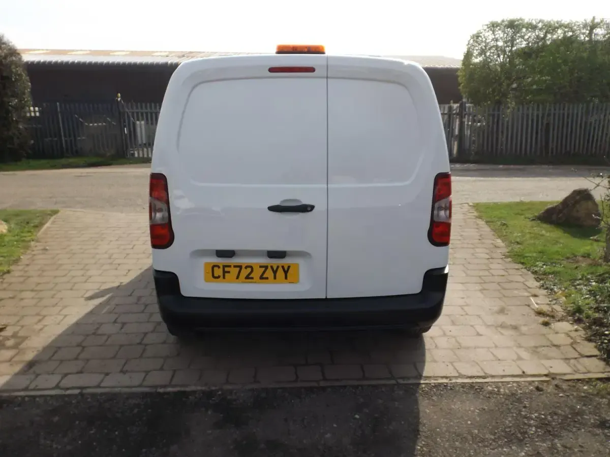 Used Citroën Berlingo 100 HP (73 kW) 2023 White MPV