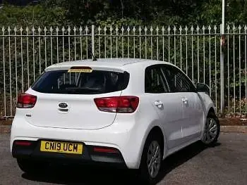 Used Kia Rio 83 HP (61 kW) 2019 White Hatchback