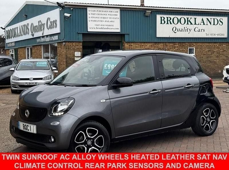 Black Used 2018 Smart ForFour Premium Hatchback | £9,995 (Fair price) - Image 1/4