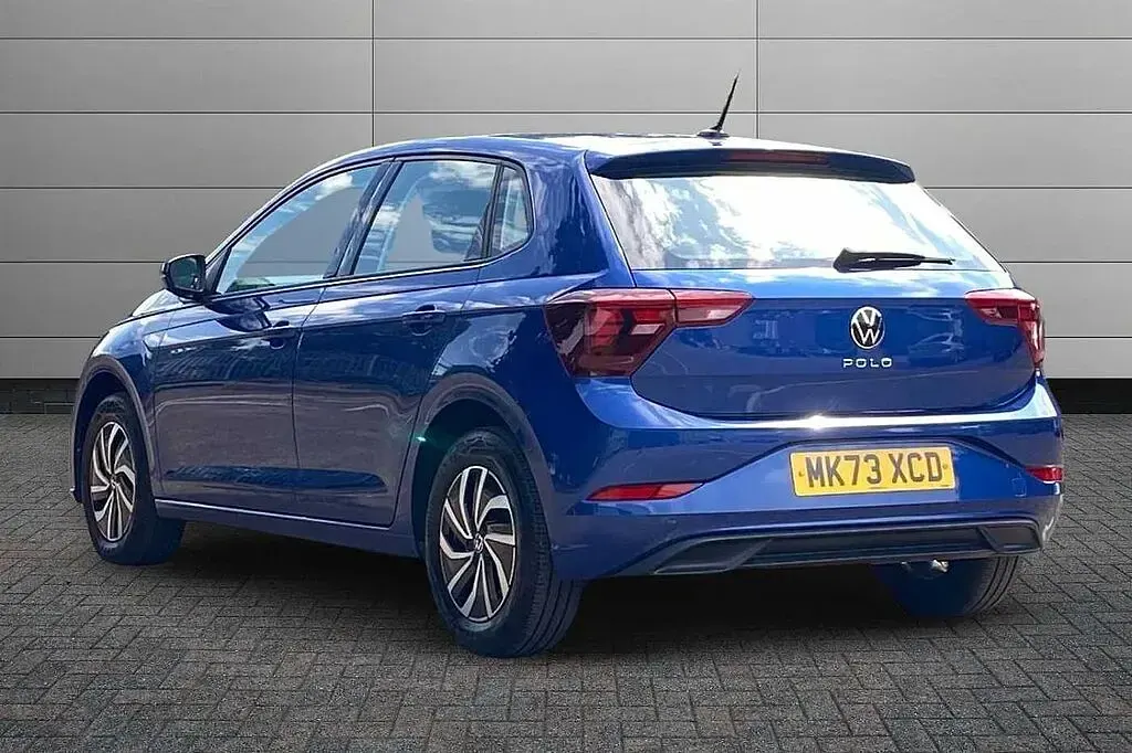 Used VW Polo Life 95 HP (69 kW) 2023 Blue Hatchback