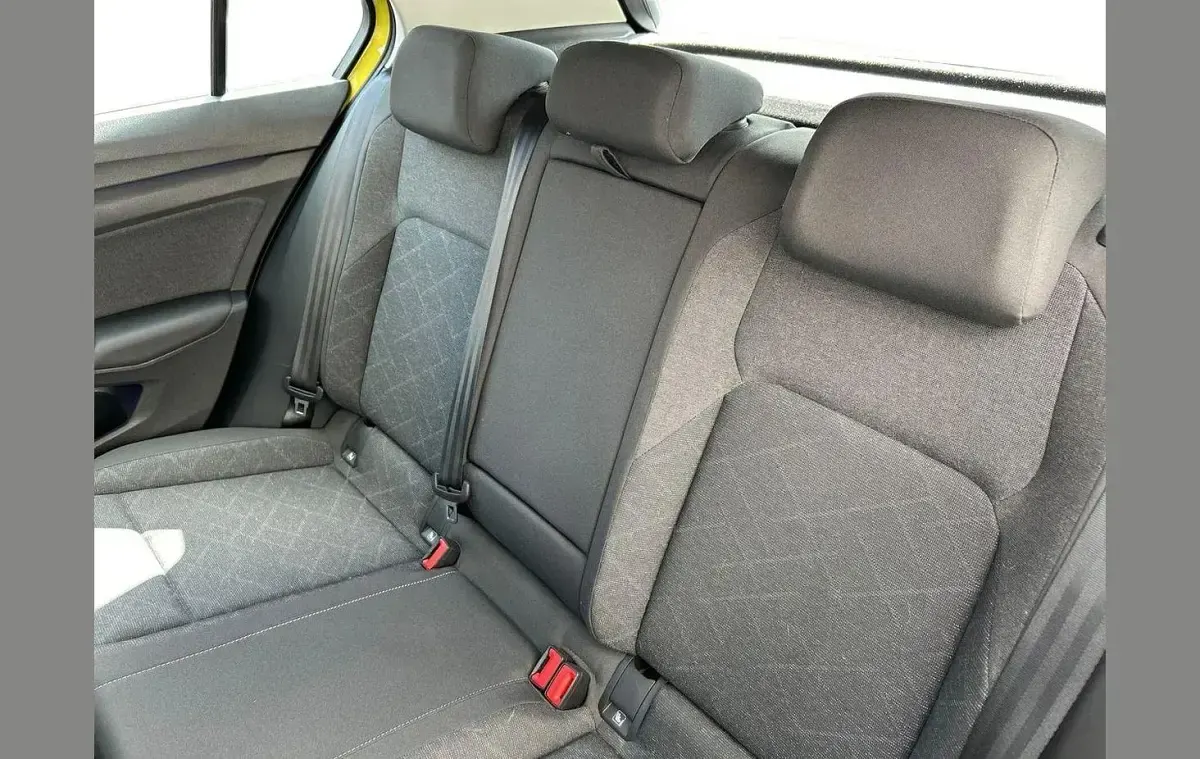Used VW Golf VIII Life 113 HP (83 kW) 2023 Yellow Hatchback