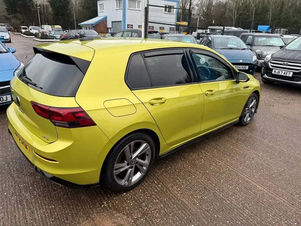 Used VW Golf VII R-line 150 HP (110 kW) 2021 Yellow Hatchback