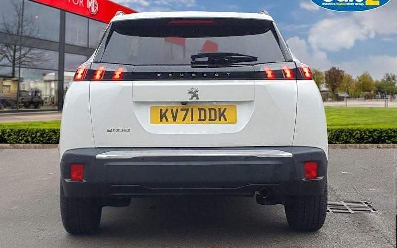 Used Peugeot 2008 Allure Premium 101 HP (74 kW) 2022 White SUV