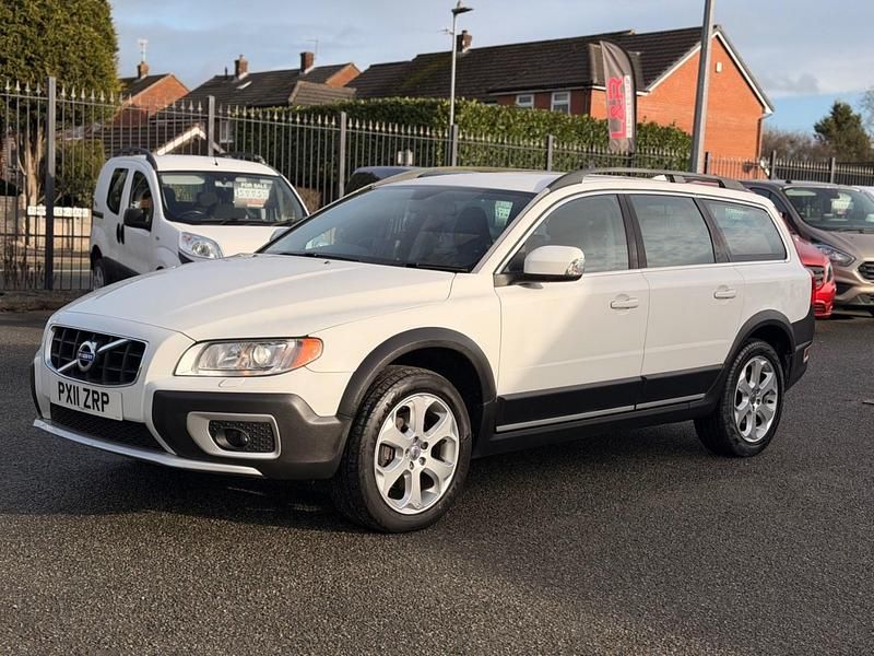 White Used 2011 Volvo XC70 SE Lux Estate | £9,995 (Expensive) - Image 1/4