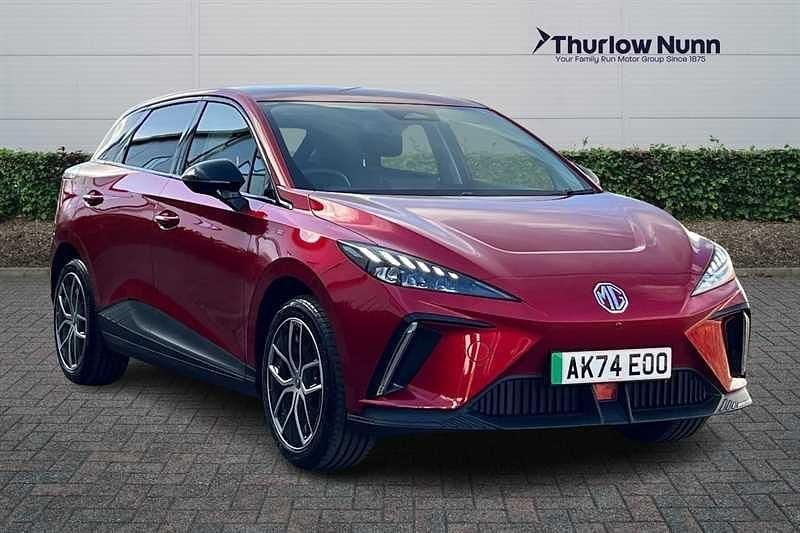 Dynamic red Used 2025 MG MG4 EV Trophy Hatchback | £19,200 (Fair price) - Image 1/4