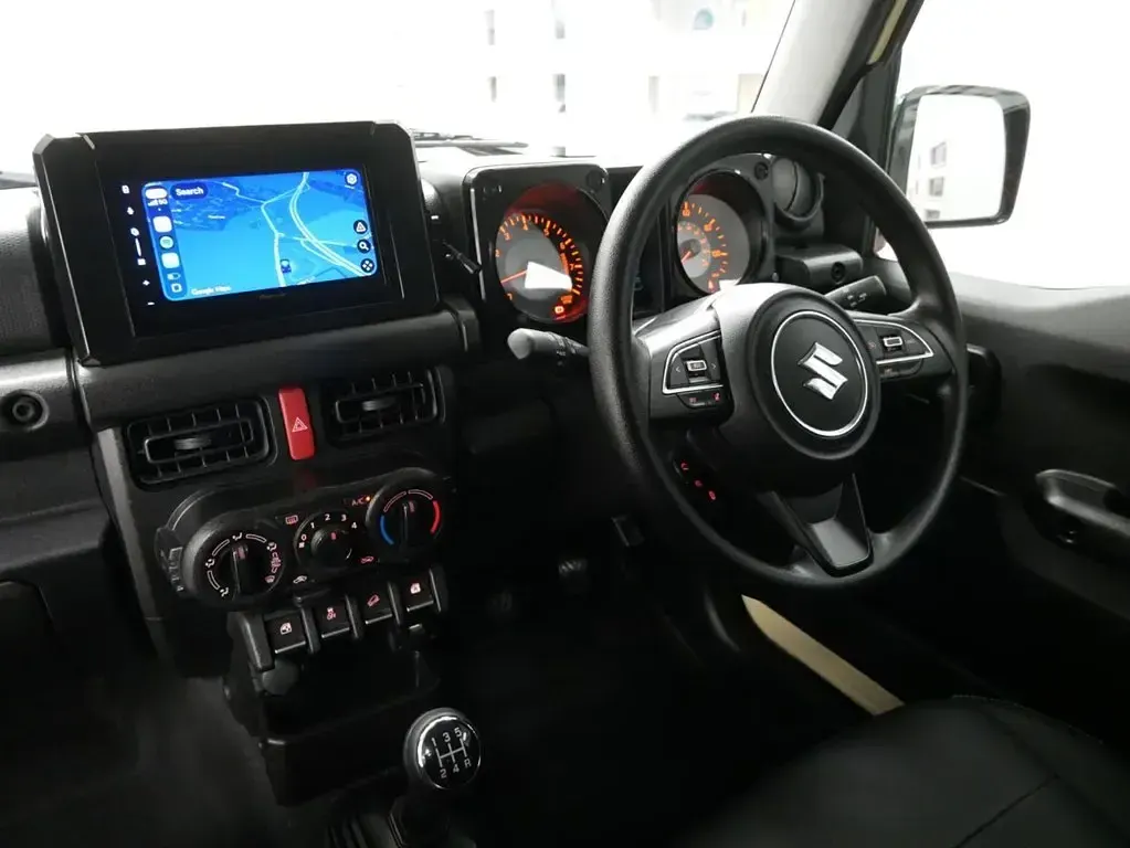 Used Suzuki Jimny 100 HP (73 kW) 2024 Beige SUV