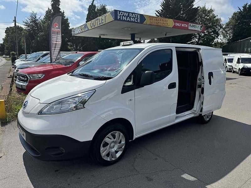 Used Nissan e-NV200 Acenta 80 kW (109 HP) 2021 White MPV