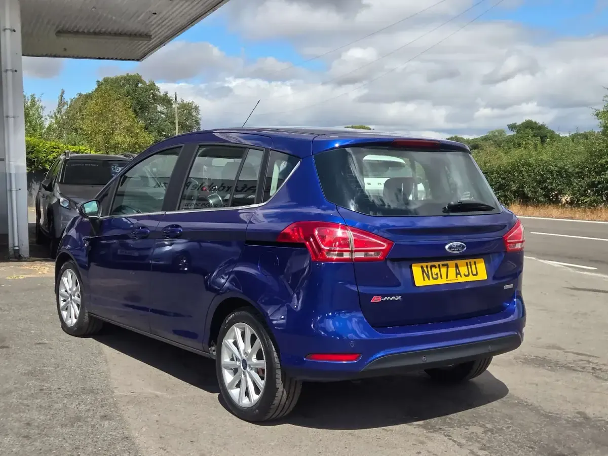 Used Ford B-MAX Titanium 125 HP (91 kW) 2017 Blue MPV