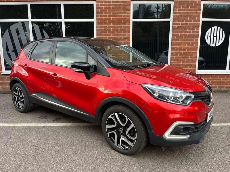 Red/black Used 2019 Renault Captur Iconic SUV | £8,450 (Fair price) - Image 1/4