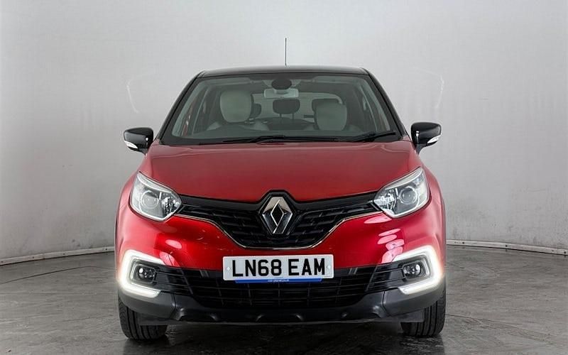 Used Renault Captur Iconic 90 HP (66 kW) 2018 Red/black SUV