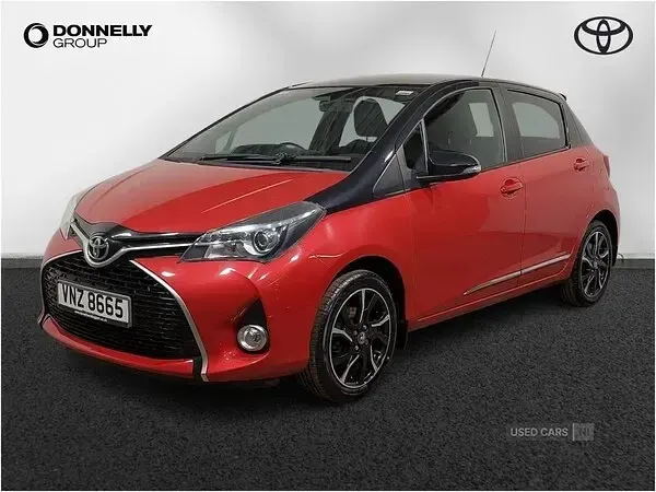 Used Toyota Yaris Design 99 HP (72 kW) 2016 Red/black Hatchback