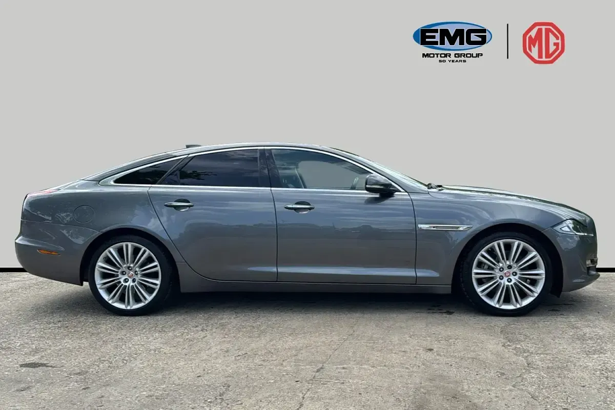 Used Jaguar XJ Luxury 300 HP (220 kW) 2018 Grey Sedan
