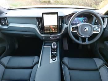 New Volvo XC60 Plus 250 HP (183 kW) 2025 White SUV