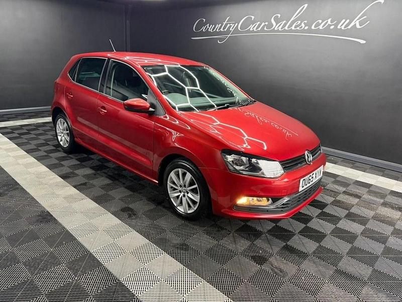 Used VW Polo SE 75 HP (55 kW) 2015 Red Hatchback