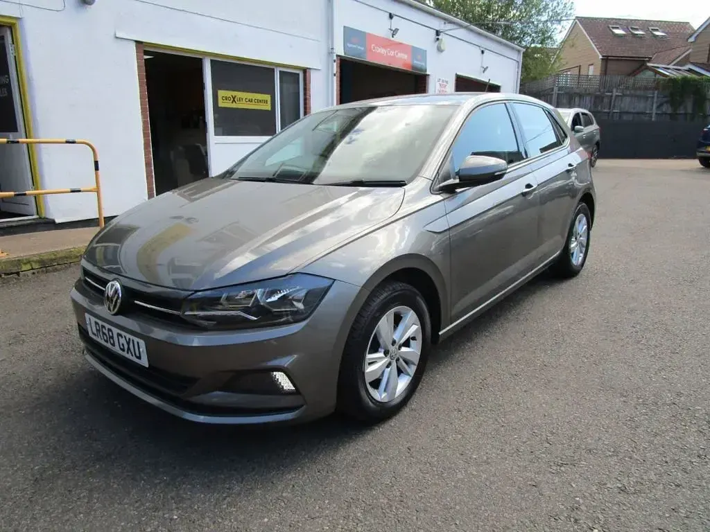 Used VW Polo SE 65 HP (47 kW) 2018 Grey Hatchback