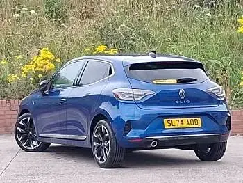 Used Renault Clio Techno 90 HP (66 kW) 2024 Blue Hatchback