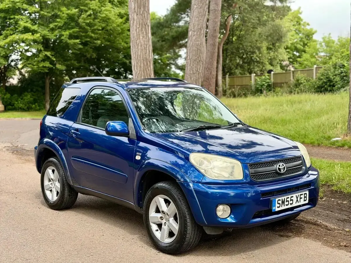 Used Toyota RAV4 147 HP (108 kW) 2005 Blue SUV