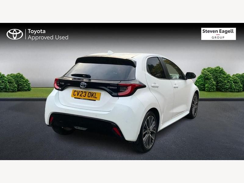 Used Toyota Yaris Hybrid 2023 White Hatchback