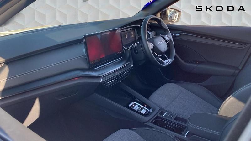 Used Skoda Octavia SportLine 150 HP (110 kW) 2025 Moon white metallic Estate