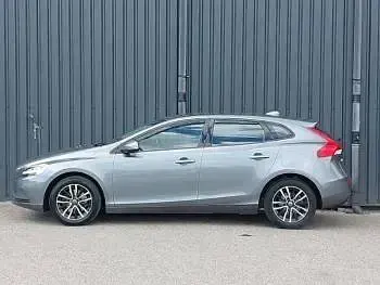 Used Volvo V40 Momentum 152 HP (111 kW) 2017 Grey Hatchback