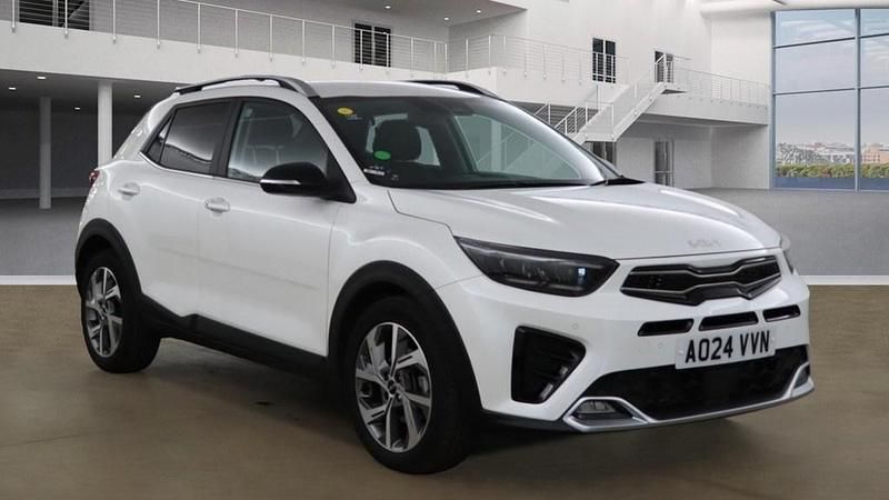 White Used 2024 Kia Stonic 4 SUV | £20,099 (Fair price) - Image 1/4