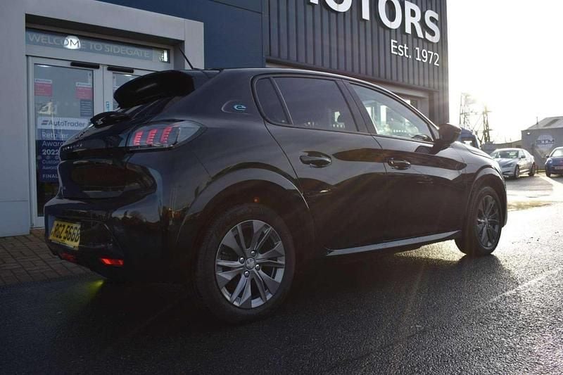 Used Peugeot e-208 Allure 98 kW (134 HP) 2020 Black Hatchback