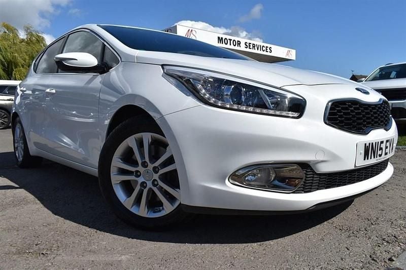 White Used 2015 Kia Ceed 3 Hatchback | £6,995 (Fair price) - Image 1/1
