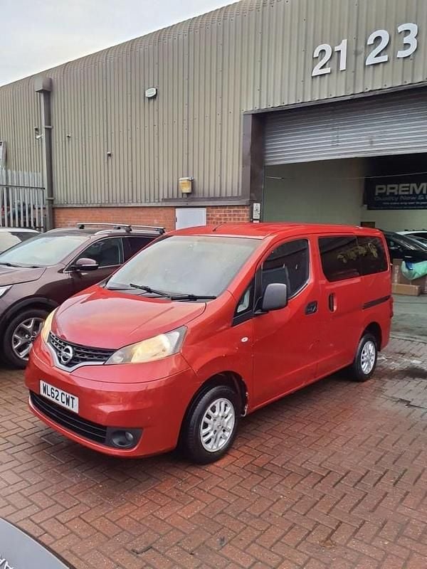 Used Nissan NV200 SE 2012 Red MPV