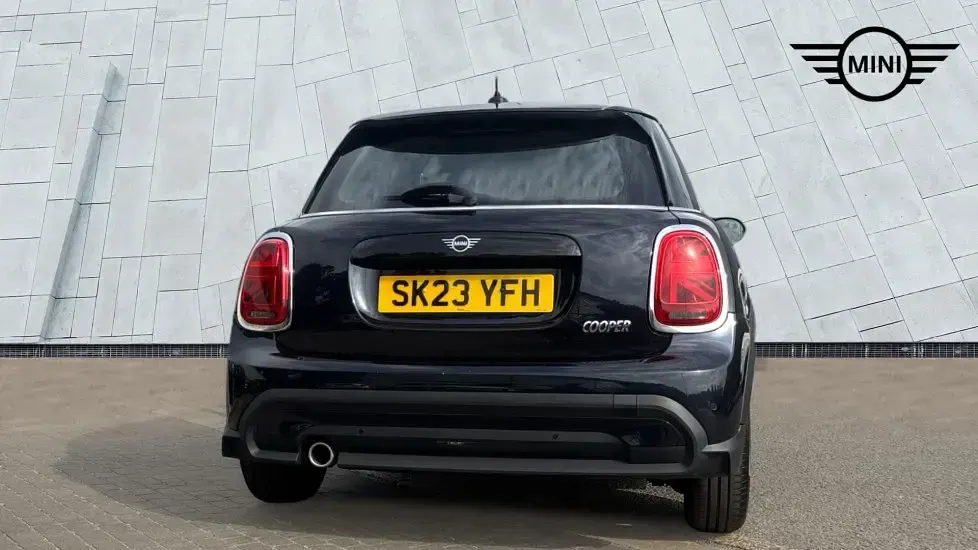 Used Mini Cooper Classic 134 HP (98 kW) 2023 Black Hatchback