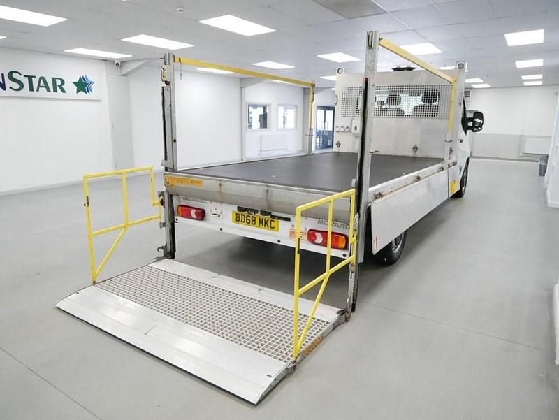 Used Vauxhall Movano 130 HP (95 kW) 2019 White MPV