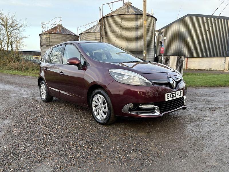 Red Used 2013 Renault Scénic III Dynamique MPV | £3,795 (Fair price) - Image 1/4