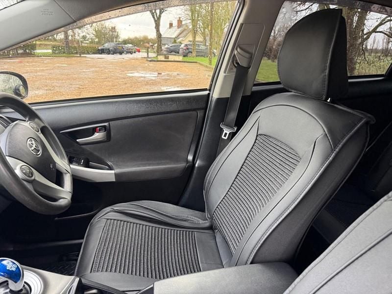 Used Toyota Prius 122 HP (89 kW) 2019 Black Hatchback