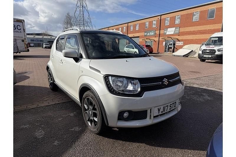 Used Suzuki Ignis SZ-T 2017 White/black SUV