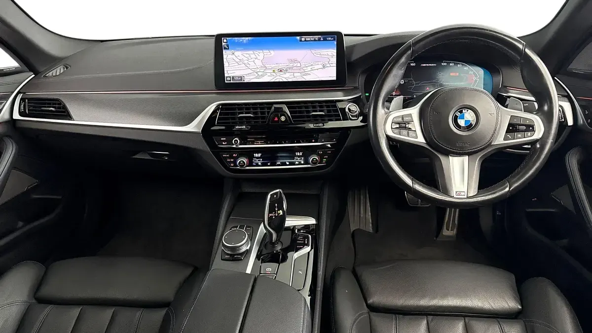 Usado BMW M550 M Sport 530 CV (389 kW) 2021 Gris Berlina