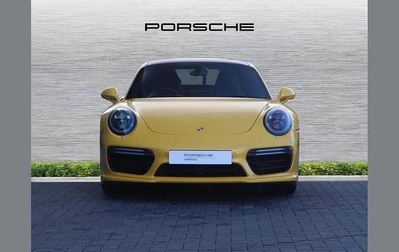 Used Porsche 911 532 HP (391 kW) 2018 Yellow Coupe