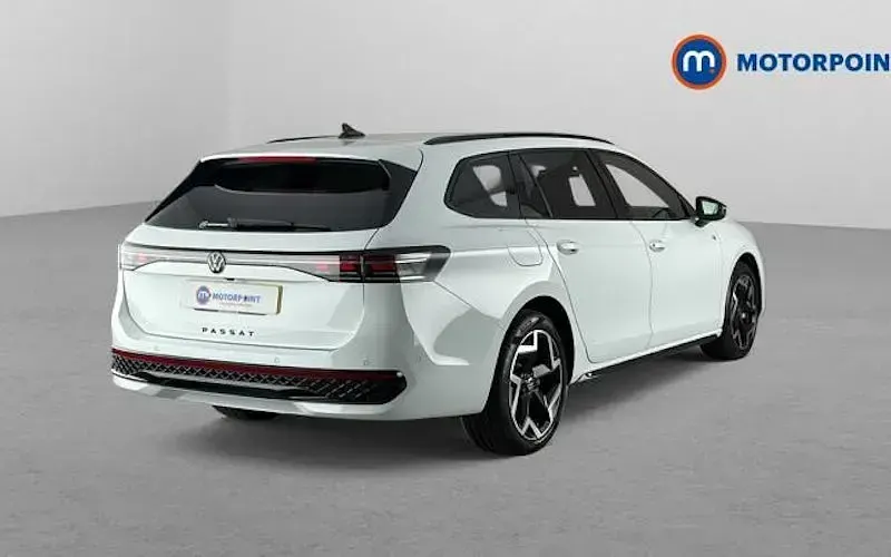 Used VW Passat R-line 204 HP (150 kW) 2025 White Estate