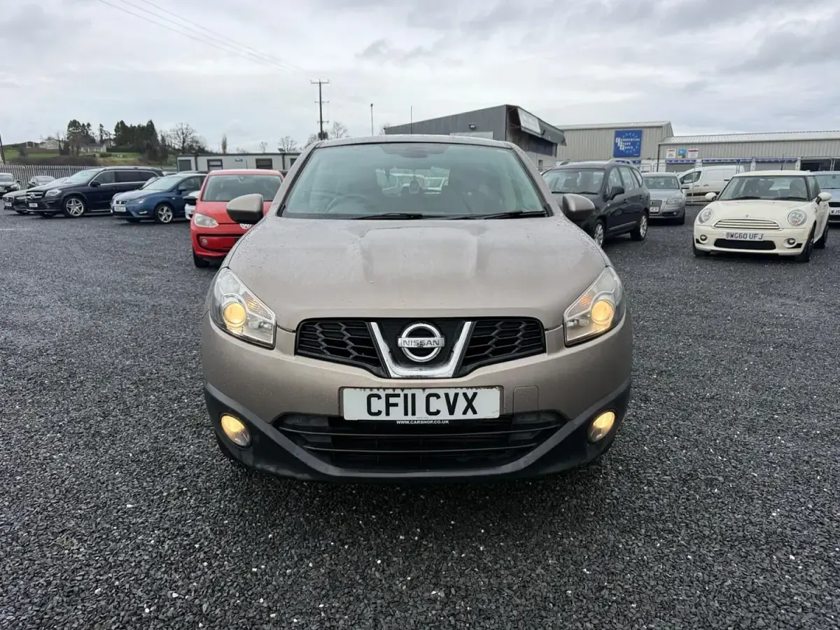 Używany Nissan Qashqai Acenta 110 KM (80 kW) 2011 Beżowy SUV
