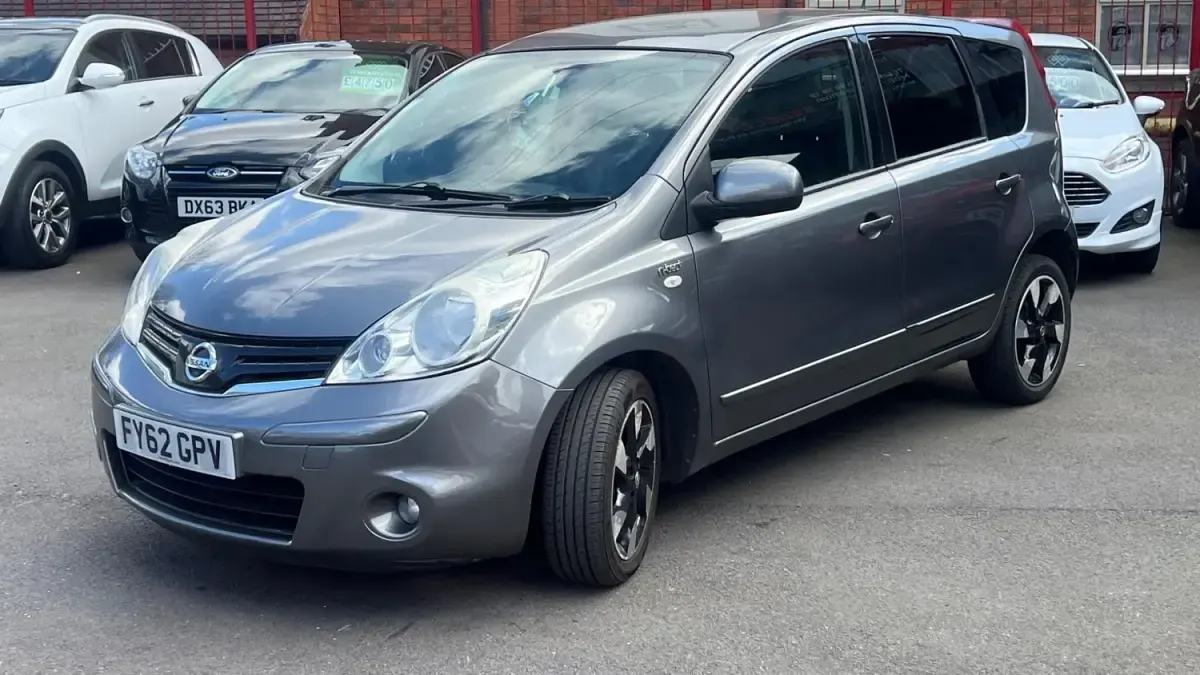Używany Nissan Note N-TEC 90 KM (66 kW) 2012 Szary Hatchback