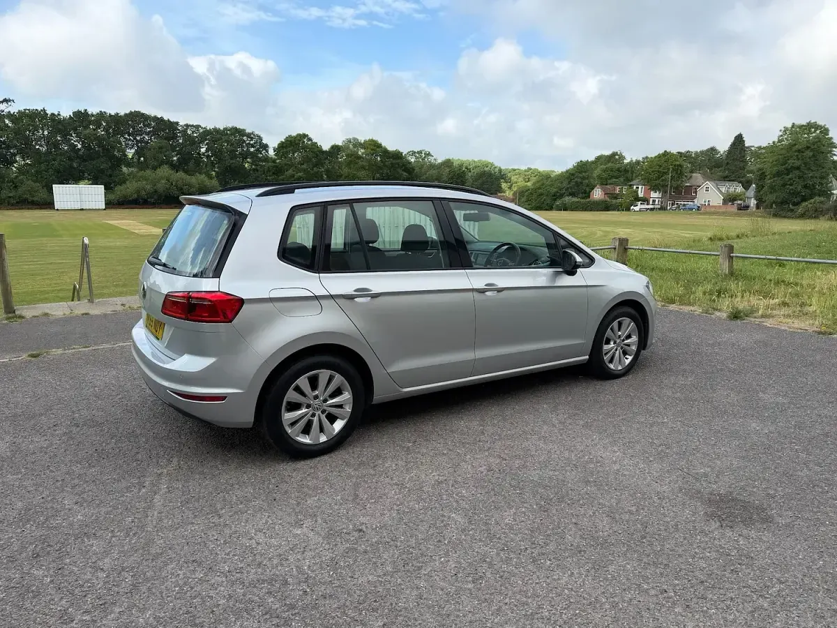 Used VW Golf Sportsvan SE 125 HP (91 kW) 2015 Silver MPV