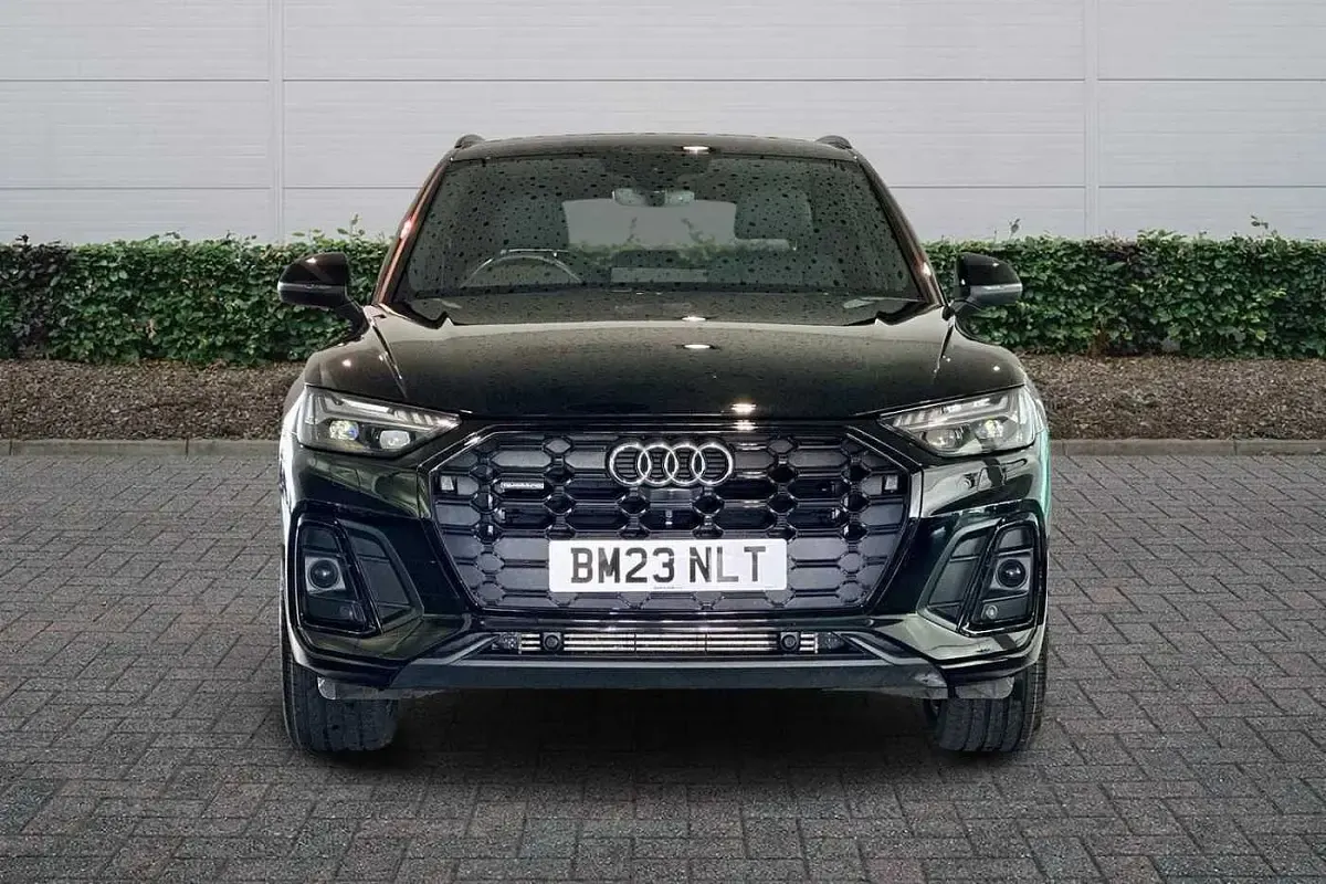 Used Audi Q5 Comfort 261 HP (191 kW) 2023 Black SUV
