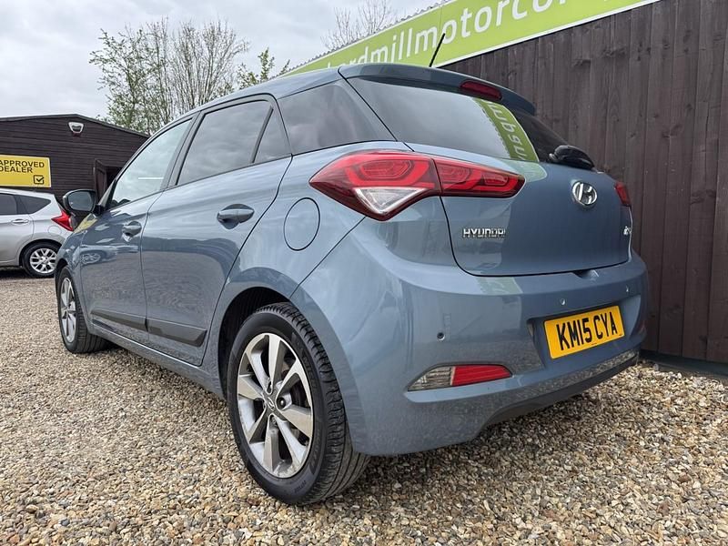 Used Hyundai i20 Premium SE 84 HP (61 kW) 2015 Blue Hatchback
