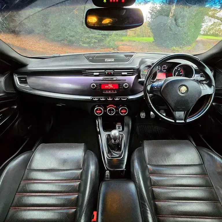 Used Alfa Romeo Giulietta 2012 White Hatchback