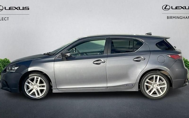 Used Lexus CT200h 136 HP (100 kW) 2017 Hatchback