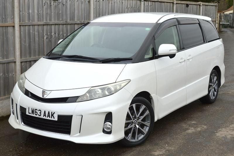 Begagnad Toyota Estima 2026 Vit