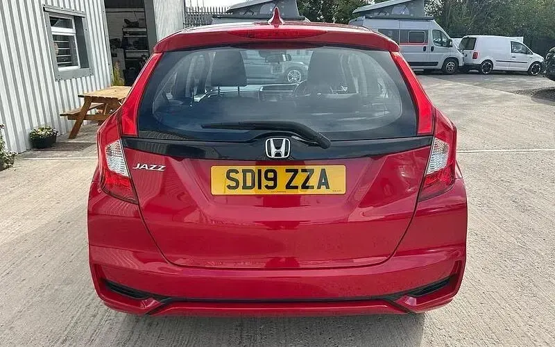 Begagnad Honda Jazz S 102 HK (75 kW) 2020 Halvkombi