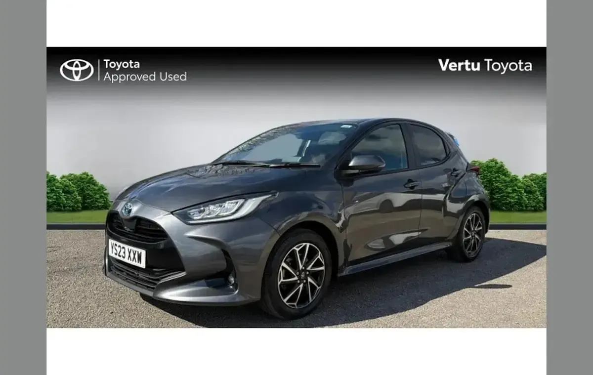 Used Toyota Yaris Hybrid Design 113 HP (83 kW) 2023 Grey Hatchback