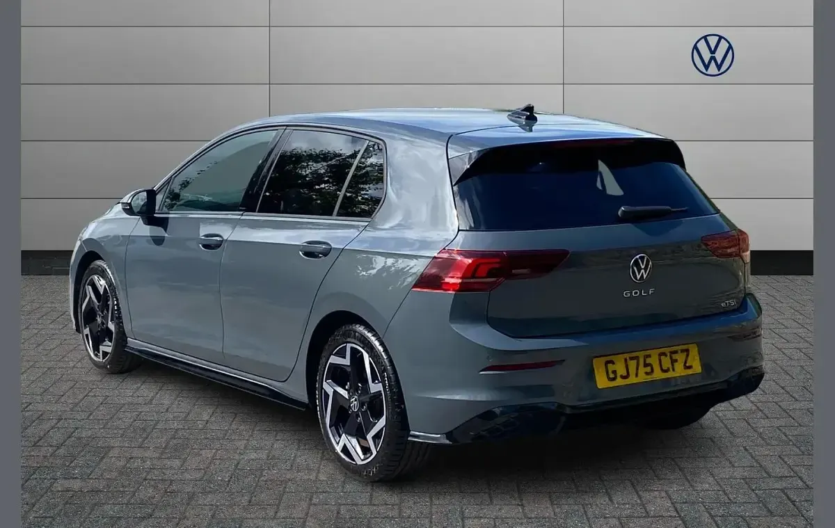 Used VW Golf VIII R-line 147 HP (108 kW) 2025 Grey Hatchback