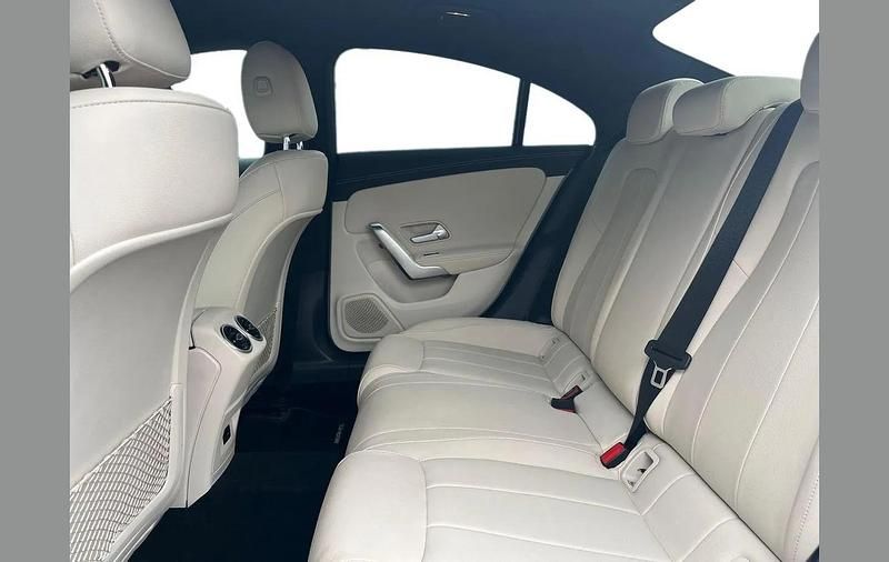 Used Mercedes CLA200 Executive 161 HP (118 kW) 2023 White Coupe